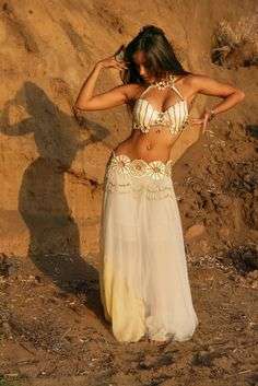 Image for the poem Belly Dancer