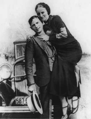 Image for the poem Mm.. Such A Sweet Liaison With Bonnie And Clyde