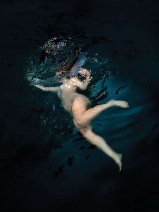 Image for the poem Nightswimming 