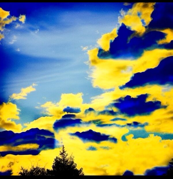 Image for the poem Send a Kiss to the Sky(in blue and yellow)